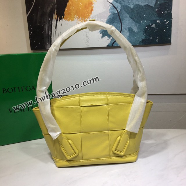 Bottega veneta高端女包 96009s小號 寶緹嘉Arco33油蠟牛皮包 BV經典款蝙蝠包手提包  gxz1243